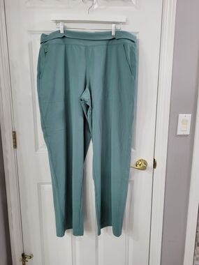 Athleta Seafoam Green Lightweight Stretch Athletic Pants